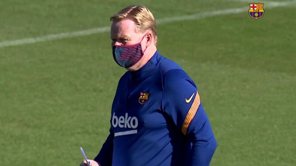 Koeman, en un entrenamiento del Barcelona. Koeman, en un entrenamiento del Barcelona.