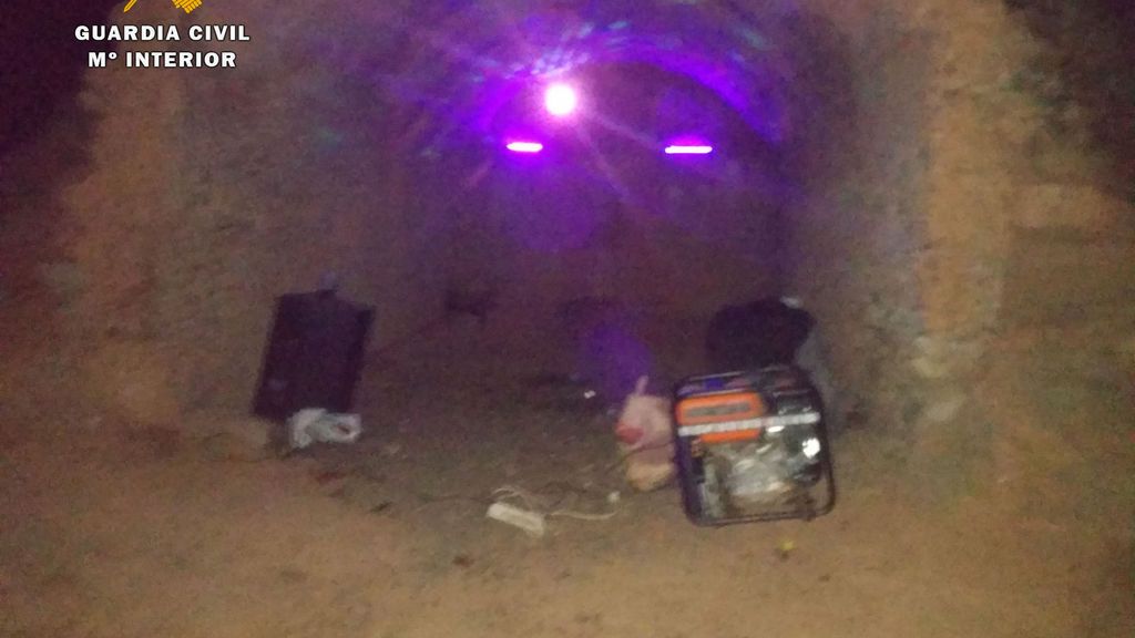 Una veintena de sancionados en La Rioja por organizar una fiesta ilegal sin mascarillas ni distancia social Una veintena de sancionados en La Rioja por organizar una fiesta ilegal sin mascarillas ni distancia social