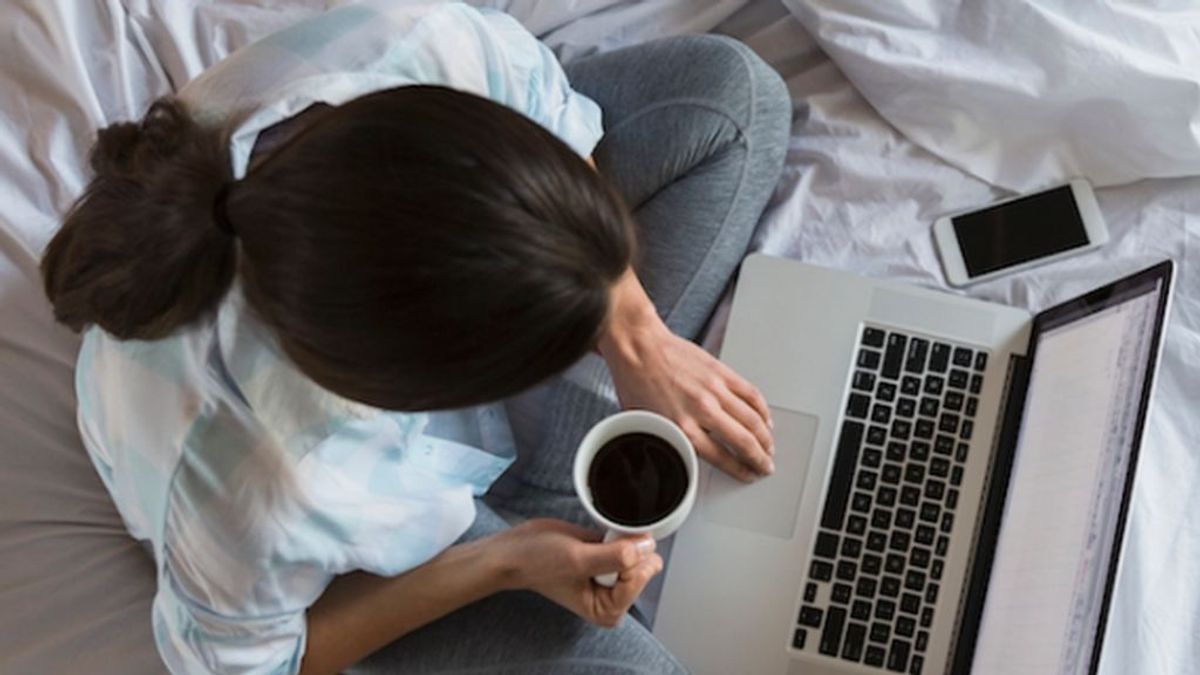 En la era del trabajo desde casa que nos hace más productivos, ¿quién paga el café, el gas o  la luz?