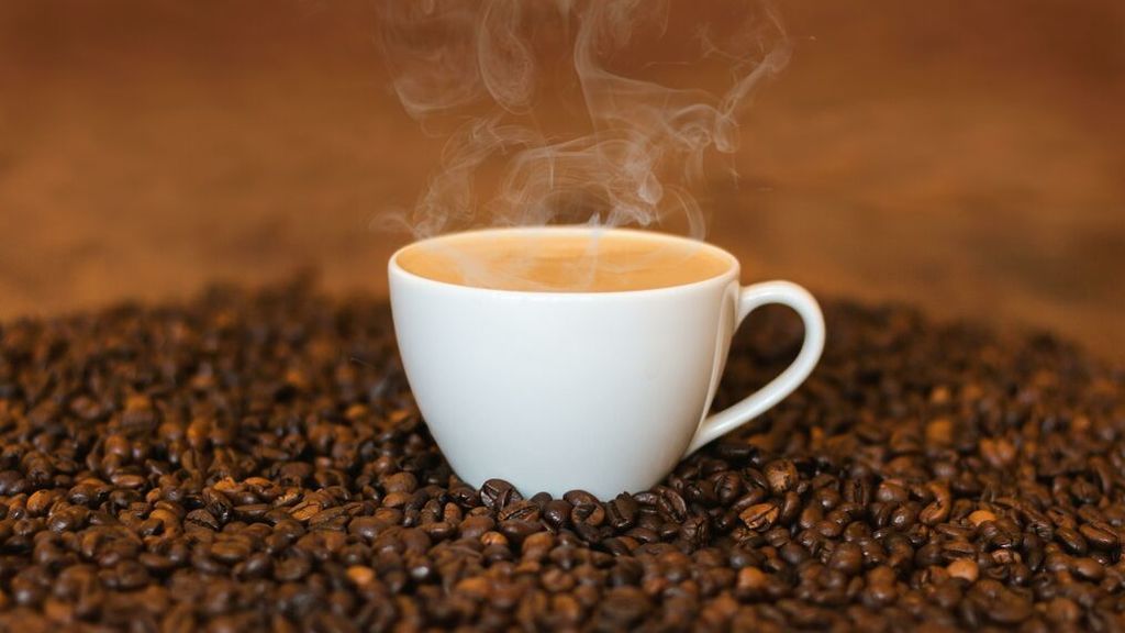 La mejor manera de tomarse el café es con los granos ligeramente tostados