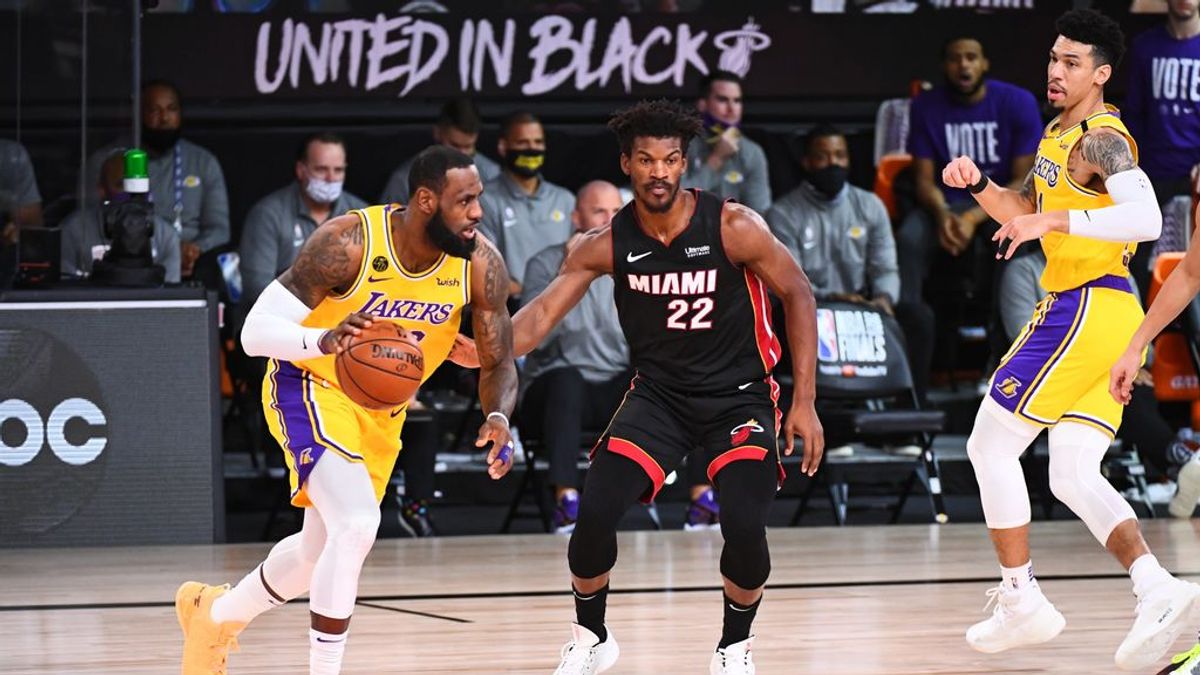 Los Lakers meten la directa ante Miami y se quedan a un solo partido de ganar el anillo (102-96)