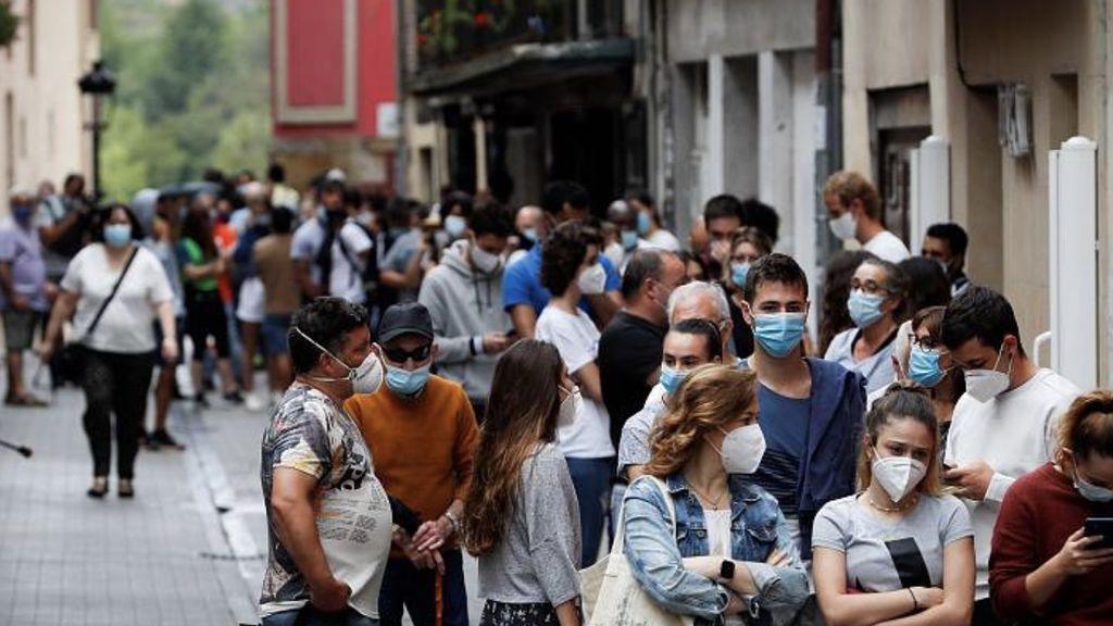 Sanidad notifica 5.075 nuevos casos de coronavirus en 24 horas, récord desde que cayó el estado de alarma