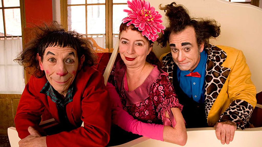 Los Excéntricos, tres payasos "atípicos", ganadores del Premio Nacional de Circo Los Excéntricos, tres payasos "atípicos", ganadores del Premio Nacional de Circo