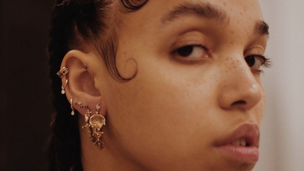 De Paula Echevarría a Blanca Suarez: las famosas se apuntan a la moda de los piercings en la oreja