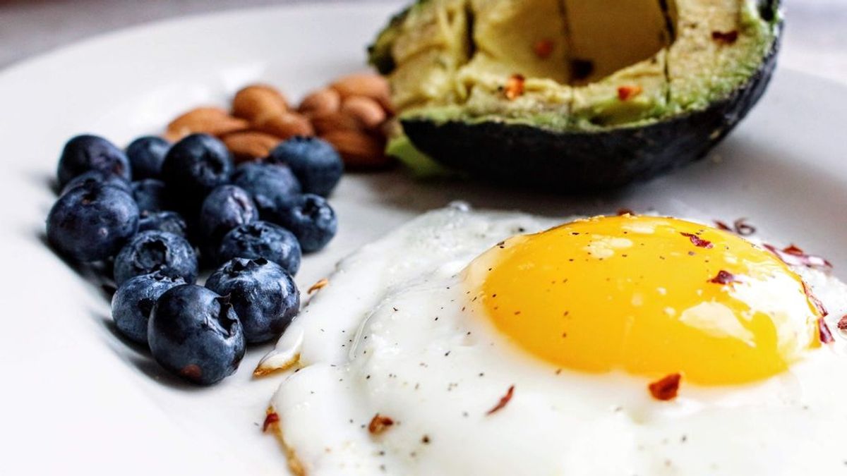 Saciante, nutritivo, con pocas calorías, anti-celulítico y barato: los poderes del modesto huevo
