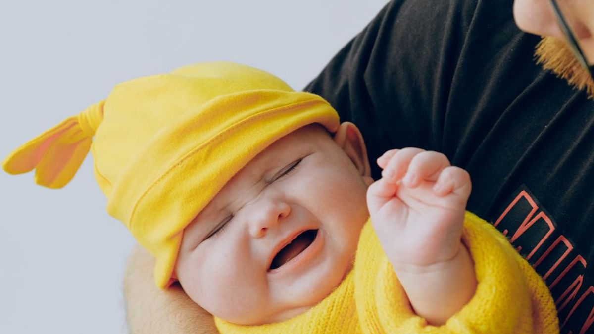 Un bebé de 11 meses alucina cuando ve a su padre sin barba por primera vez jugando al 'cucú-tras' Un bebé de 11 meses alucina cuando ve a su padre sin barba por primera vez jugando al 'cucú-tras'