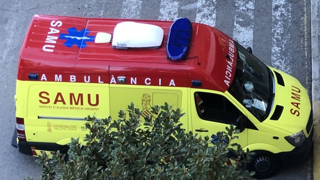Un hombre muere atropellado en la AP-7 a la altura de Castellón cuando iba andando por la vía tras sufrir un accidente Un hombre muere atropellado en la AP-7 a la altura de Castellón cuando iba andando por la vía tras sufrir un accidente