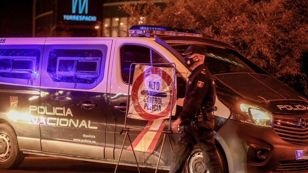 Los juristas no se ponen de acuerdo sobre qué leyes que amparan los confinamientos Los juristas no se ponen de acuerdo sobre qué leyes que amparan los confinamientos