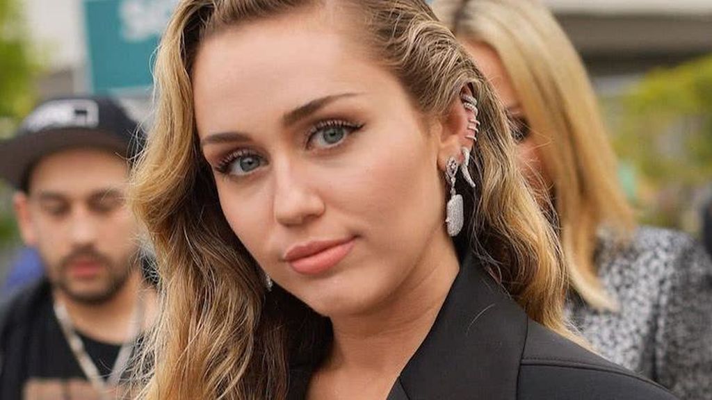 De Paula Echevarría a Blanca Suarez: las famosas se apuntan a la moda de los piercings en la oreja