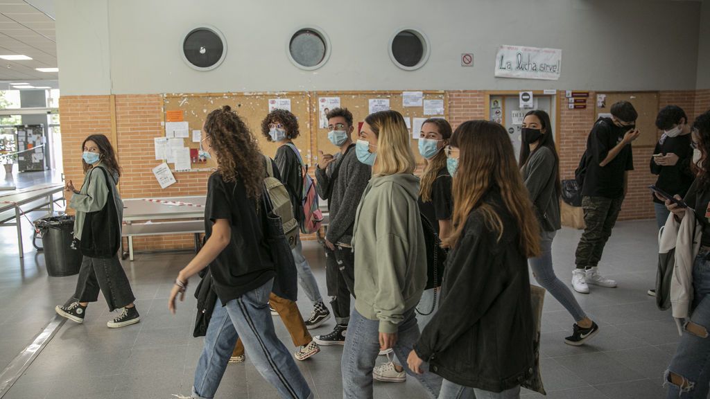 Andalucía alerta del “preocupante aumento” de contagios entre universitarios Andalucía alerta del “preocupante aumento” de contagios entre universitarios