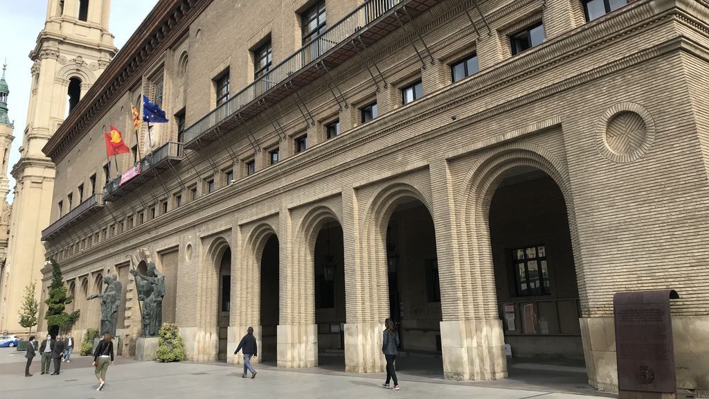 El Tribunal Superior de Justicia de Aragón deja sin efecto la reducción de aforos en la hostelería en Zaragoza El Tribunal Superior de Justicia de Aragón deja sin efecto la reducción de aforos en la hostelería en Zaragoza