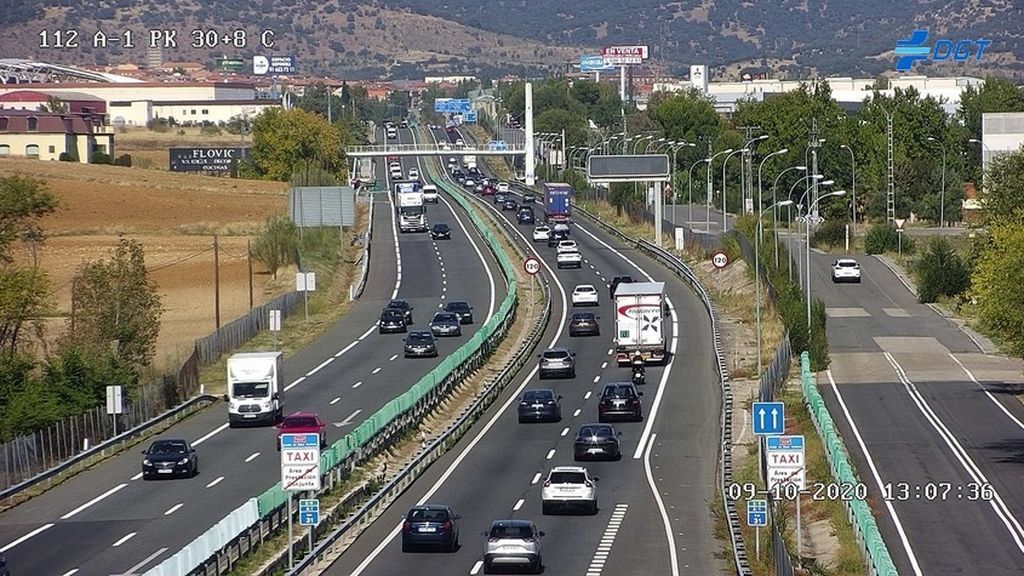 Policía y Guardia Civil despliegan controles en Madrid para evitar la estampida por el puente Policía y Guardia Civil despliegan controles en Madrid para evitar la estampida por el puente