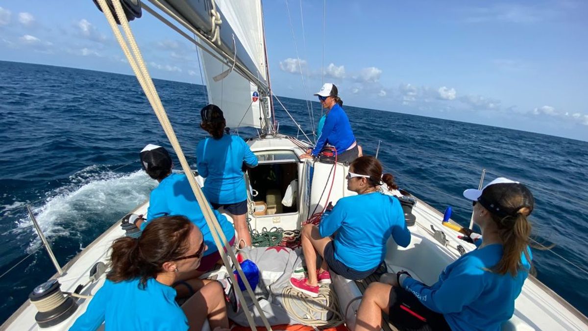 Mujeres que han superado un cáncer dan la vuelta a España en velero: "queremos devolver la esperanza" Mujeres que han superado un cáncer dan la vuelta a España en velero: "queremos devolver la esperanza"