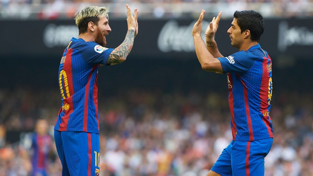 Luis Suárez habla sobre su salida del Barça y el futuro de Messi: "Me querían sacar de al lado de Messi" Luis Suárez habla sobre su salida del Barça y el futuro de Messi: "Me querían sacar de al lado de Messi"