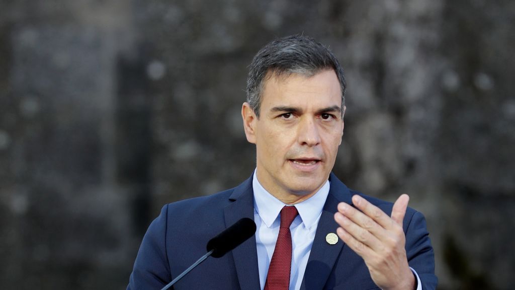 Sánchez espera "doblegar la curva" en Madrid en 15 días y tiende la mano al Gobierno regional