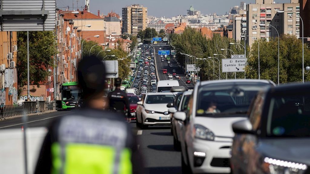 Casi 80.000 coches salieron el pasado viernes de Madrid desde las tres de la tarde Casi 80.000 coches salieron el pasado viernes de Madrid desde las tres de la tarde