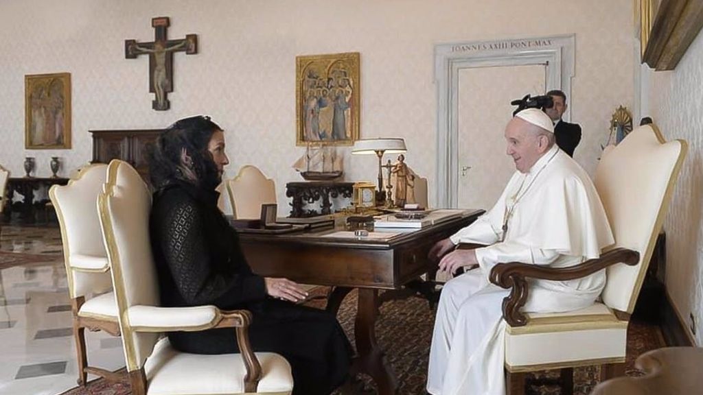 López Obrador manda a su esposa al Vaticano para insistir al papa que pida disculpas por la conquista López Obrador manda a su esposa al Vaticano para insistir al papa que pida disculpas por la conquista