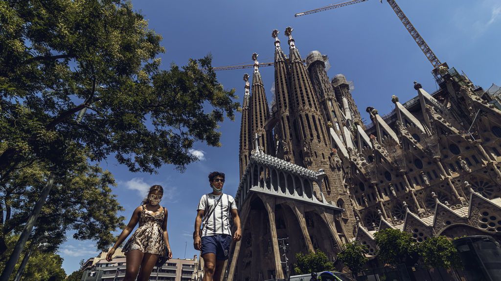 Cataluña endurece las restricciones: "Si no tomamos medidas en 15 días estaremos como Madrid" Cataluña endurece las restricciones: "Si no tomamos medidas en 15 días estaremos como Madrid"