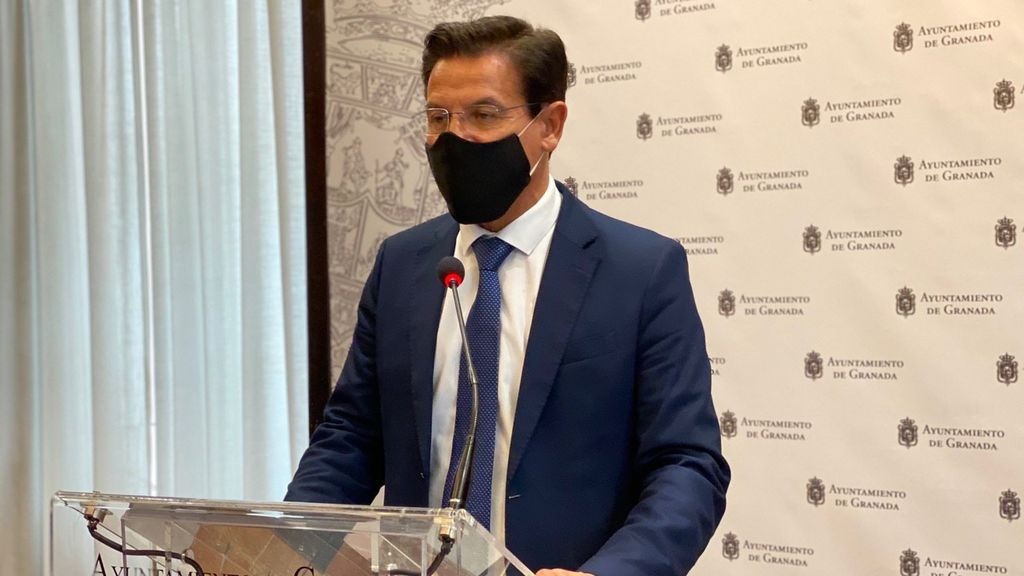 Convocan en Granada una Junta de Seguridad urgente por las aglomeraciones de este sábado Convocan en Granada una Junta de Seguridad urgente por las aglomeraciones de este sábado