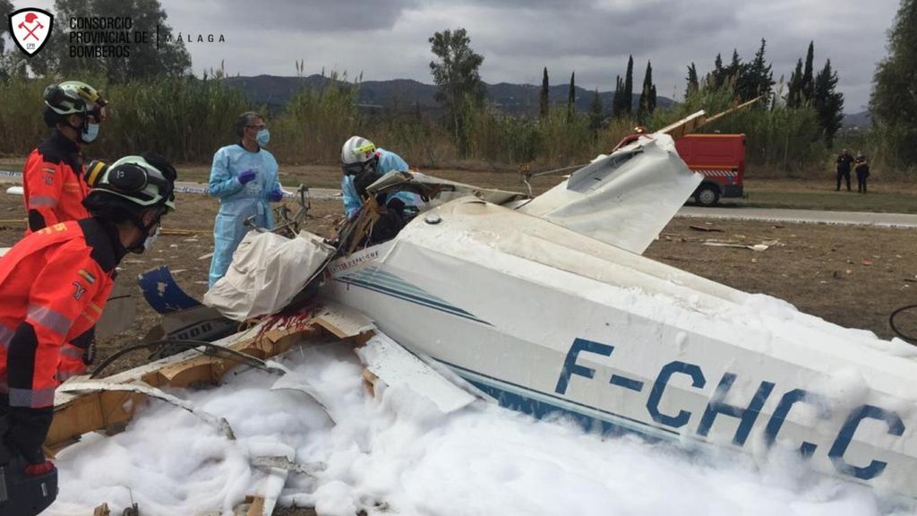 Un muerto y un herido grave en un accidente de una avioneta en el aeródromo de Vélez, en Málaga Un muerto y un herido grave en un accidente de una avioneta en el aeródromo de Vélez, en Málaga