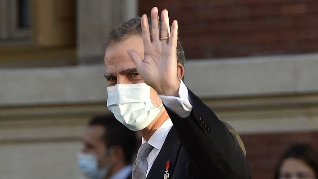 Savater, Vargas Llosa, Plácido Domingo o Rajoy proclaman "Viva el Rey" en un vídeo de apoyo a Felipe VI