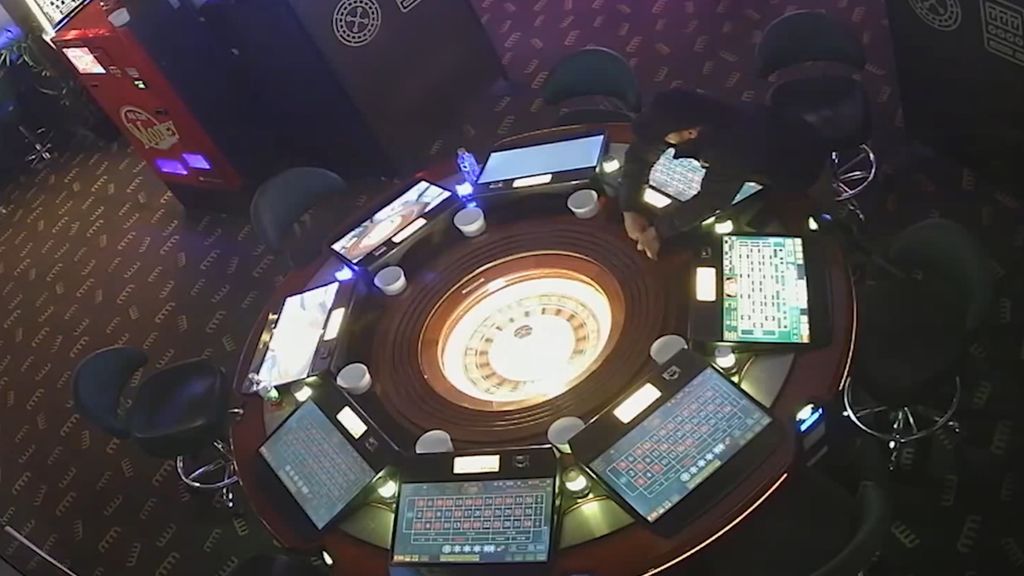 Detenido por romper la ruleta donde perdió 18.000 euros en dos días Detenido por romper la ruleta donde perdió 18.000 euros en dos días
