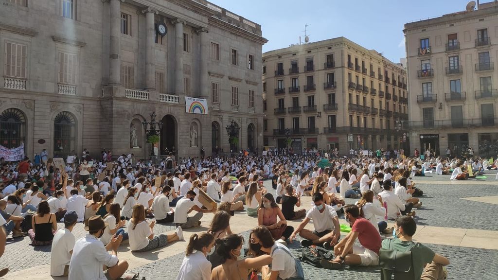 Cataluña encara semanas de huelgas en la sanidad con la curva de contagios disparada Cataluña encara semanas de huelgas en la sanidad con la curva de contagios disparada