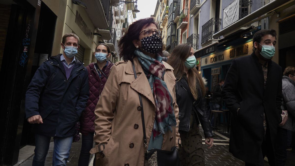 Las comunidades más afectadas endurecen las restricciones contra el Covid mientras Madrid reclama suavizar las suyas Las comunidades más afectadas endurecen las restricciones contra el Covid mientras Madrid reclama suavizar las suyas