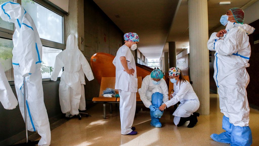 España baja a 7.118 casos de coronavirus y 80 muertes, sin los datos de Andalucía España baja a 7.118 casos de coronavirus y 80 muertes, sin los datos de Andalucía