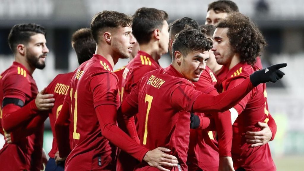 Brahim celebra sus dos goles ante las Islas Feroe. Brahim celebra sus dos goles ante las Islas Feroe.