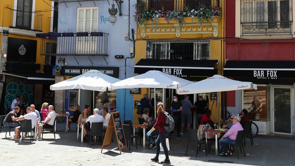 Valencia sortea el acceso a una ayuda para hosteleros ante la avalancha de peticiones Valencia sortea el acceso a una ayuda para hosteleros ante la avalancha de peticiones