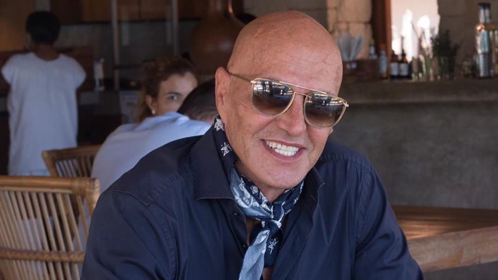 Kiko Matamoros posa con Lucía e Irene, las hijas desconocidas que completan el clan