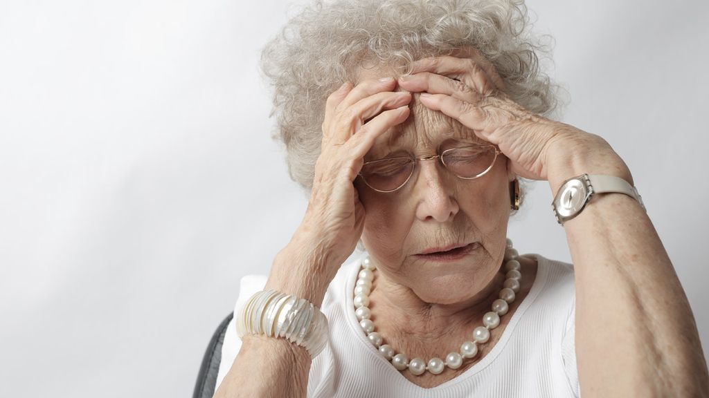 Los vértigos: comunes en personas de edad avanzada, ¿qué los causa?