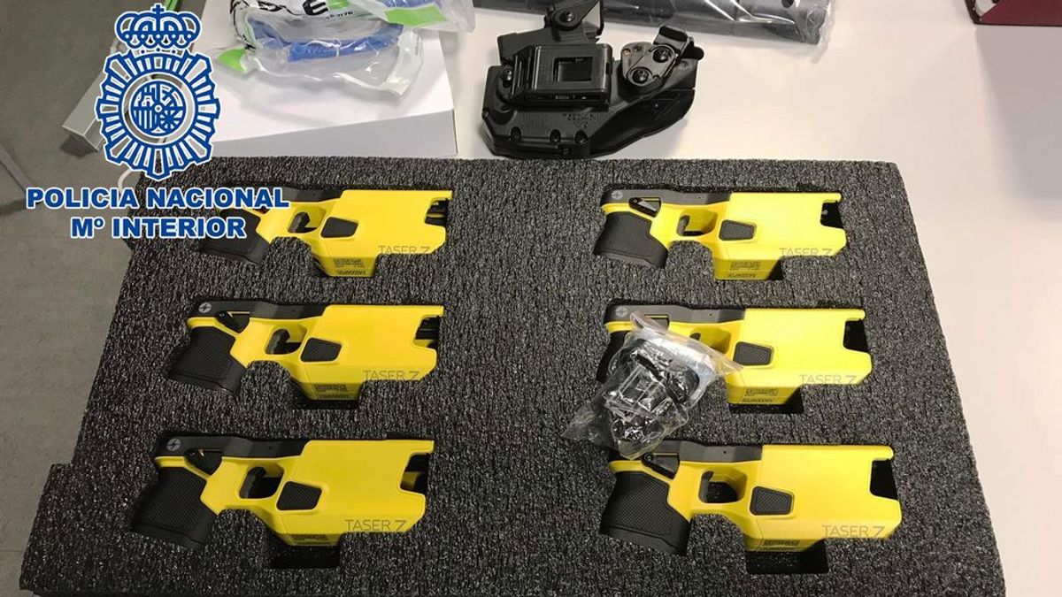 Las pistolas táser ya están en manos de la Policía Nacional Las pistolas táser ya están en manos de la Policía Nacional