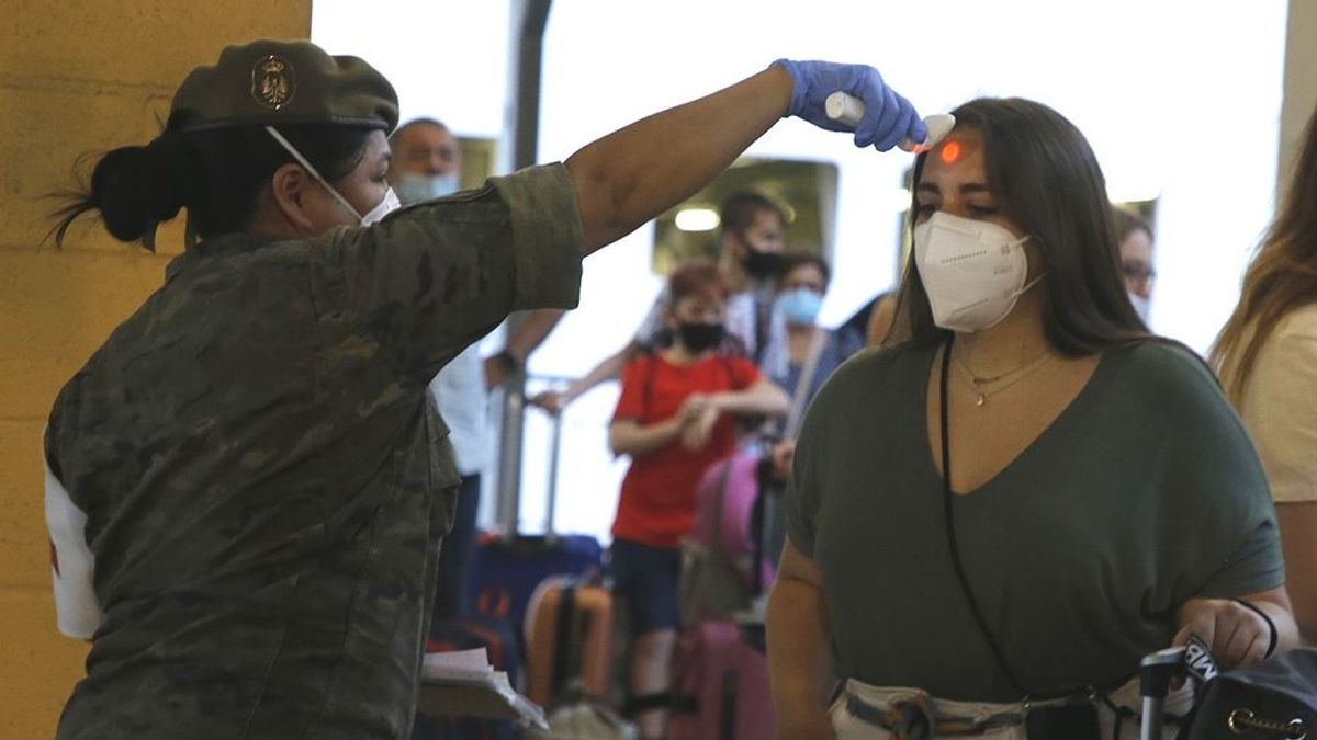 España supera los 900.000 casos de coronavirus tras añadir 11.970 España supera los 900.000 casos de coronavirus tras añadir 11.970