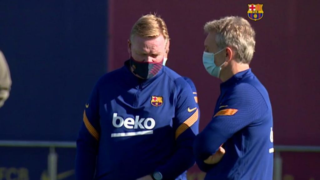 Koeman, en un entrenamiento del Barcelona.