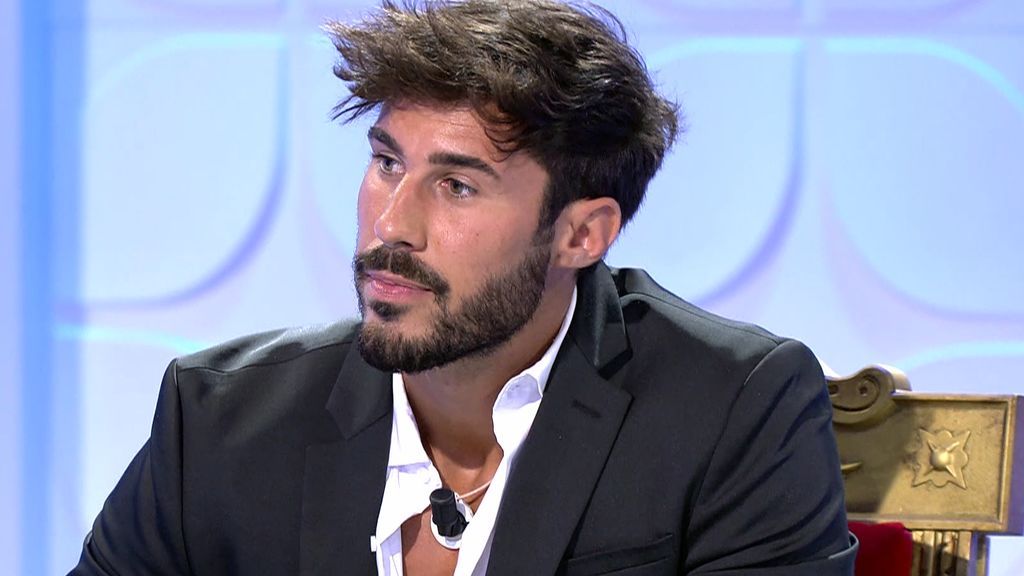 Álex enfada a Nancy después de pedir a Claudia como pretendienta