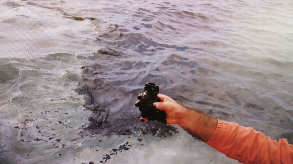 Se investiga el origen de una mancha de fuel equiparable a quince campos de fútbol en la ría de Arousa Se investiga el origen de una mancha de fuel equiparable a quince campos de fútbol en la ría de Arousa
