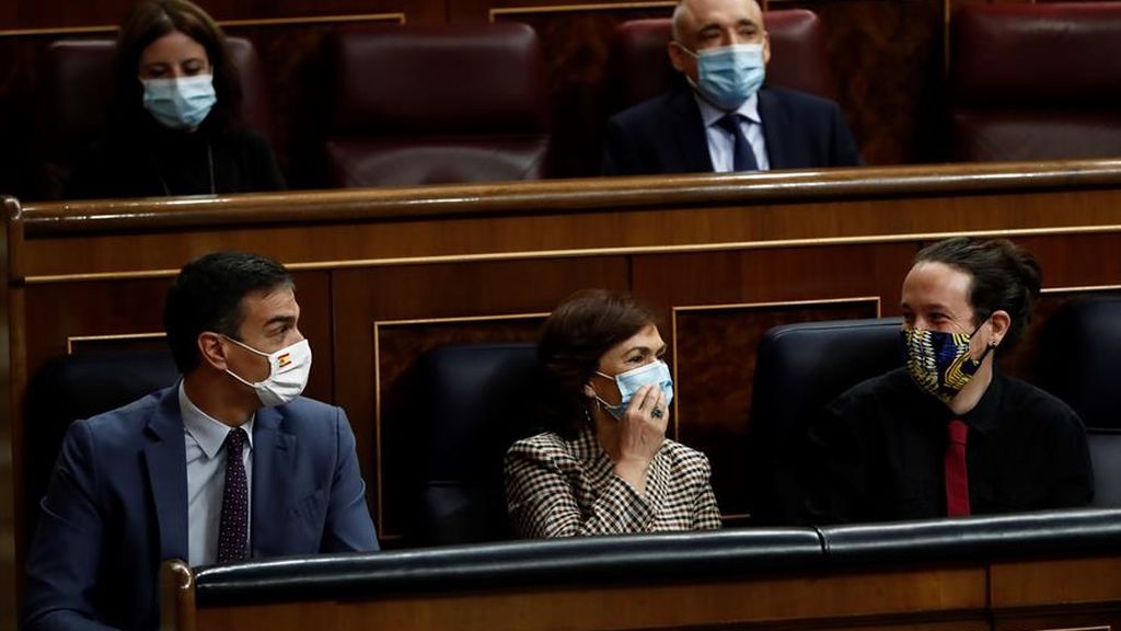 Pedro Sánchez, Carmen Calvo y Pablo Iglesias en el banco azul durante la sesión de control Pedro Sánchez, Carmen Calvo y Pablo Iglesias en el banco azul durante la sesión de control