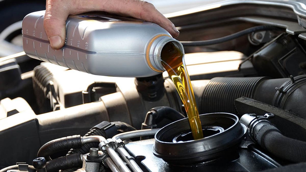 Cómo saber cuándo cambiar el aceite de un coche