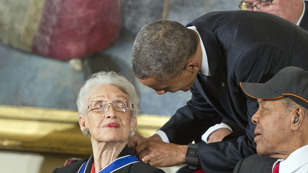 Katherine Johnson, junto a Barack Obama en 2015