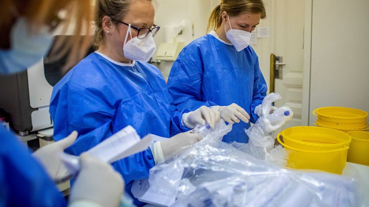 Un hospital de Murcia, pionero en implantar un sistema de pulmón artificial para pacientes de covid críticos