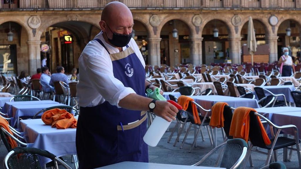Castilla y León confina Salamanca y prohíbe fumar en terrazas en toda la región Castilla y León confina Salamanca y prohíbe fumar en terrazas en toda la región