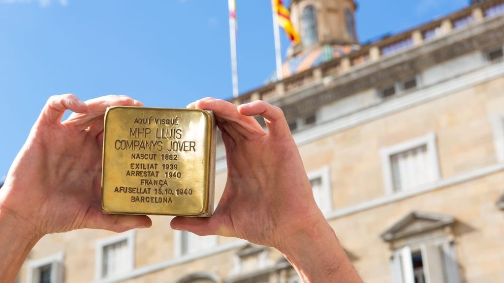 La Generalitat instala un adoquín de Stolpersteine en homenaje a Lluís Companys en Barcelona La Generalitat instala un adoquín de Stolpersteine en homenaje a Lluís Companys en Barcelona