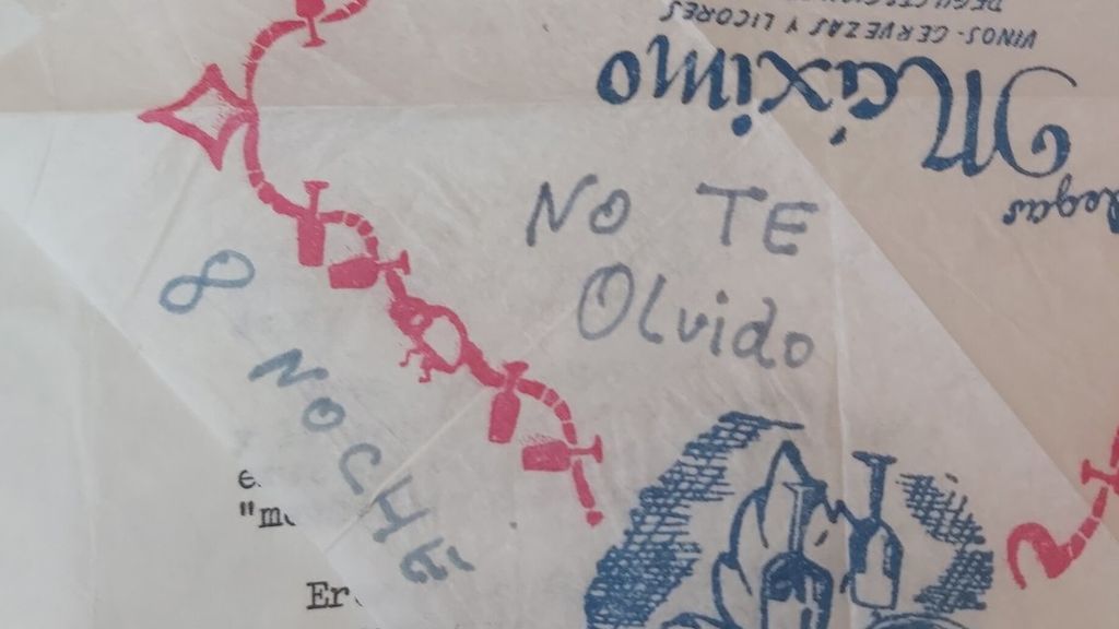 “Mi abuelo mandaba servilletas con mensajes a mi abuela”: La historia que muestra cómo era el amor antes de whatsapp