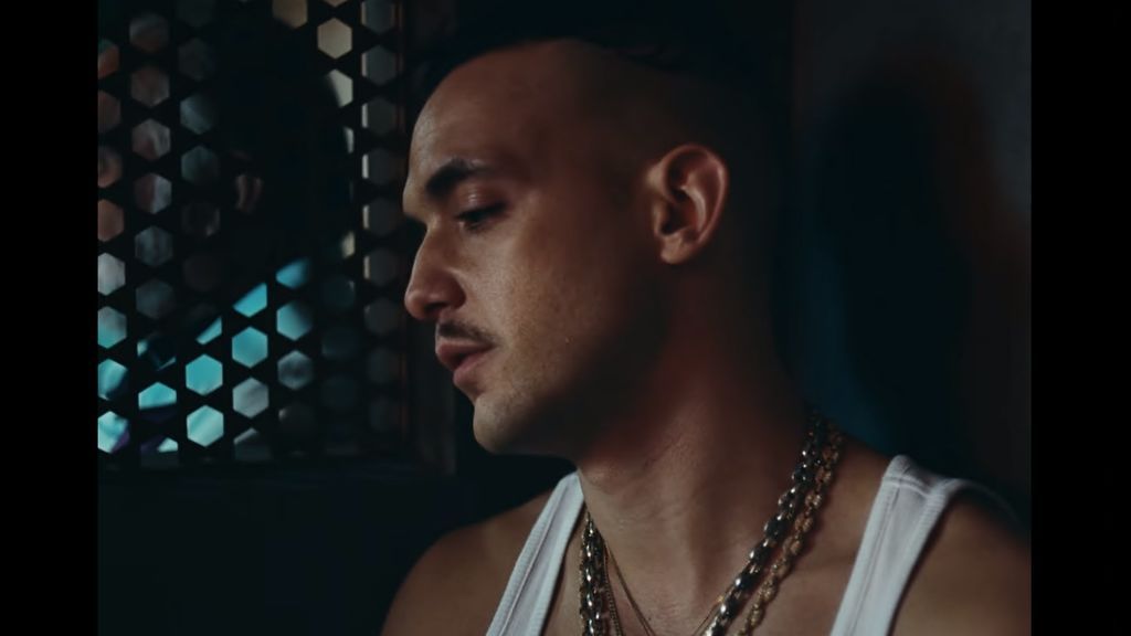 'Demasiadas mujeres'