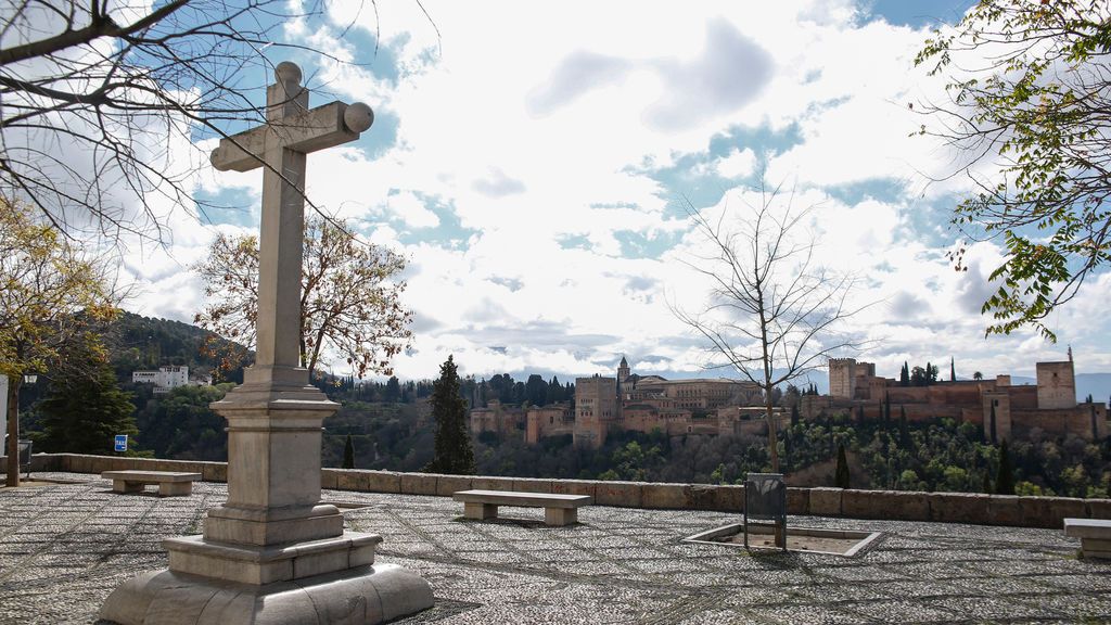 EuropaPress_2720423_mirador_san_nicolas_alhambra_fondo_granada_16_marzo_2020 EuropaPress_2720423_mirador_san_nicolas_alhambra_fondo_granada_16_marzo_2020