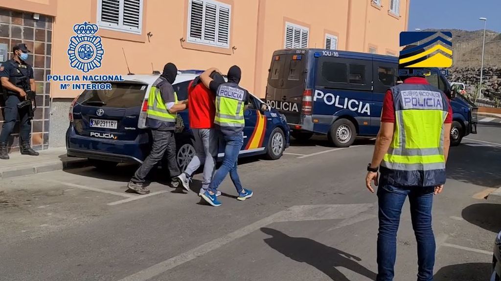 Cae una célula yihadista que adoctrinaba a mujeres para aceptar matrimonios polígamos y aumentar la descendencia de los muyahidines Cae una célula yihadista que adoctrinaba a mujeres para aceptar matrimonios polígamos y aumentar la descendencia de los muyahidines