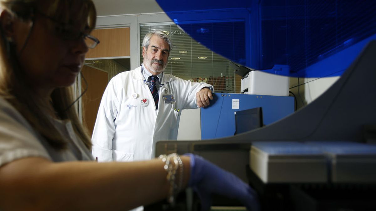 Raúl Ortiz de Lejarazu, virólogo: "El contagio por aerosoles es sólo una hipótesis que necesita ser probada" Raúl Ortiz de Lejarazu, virólogo: "El contagio por aerosoles es sólo una hipótesis que necesita ser probada"