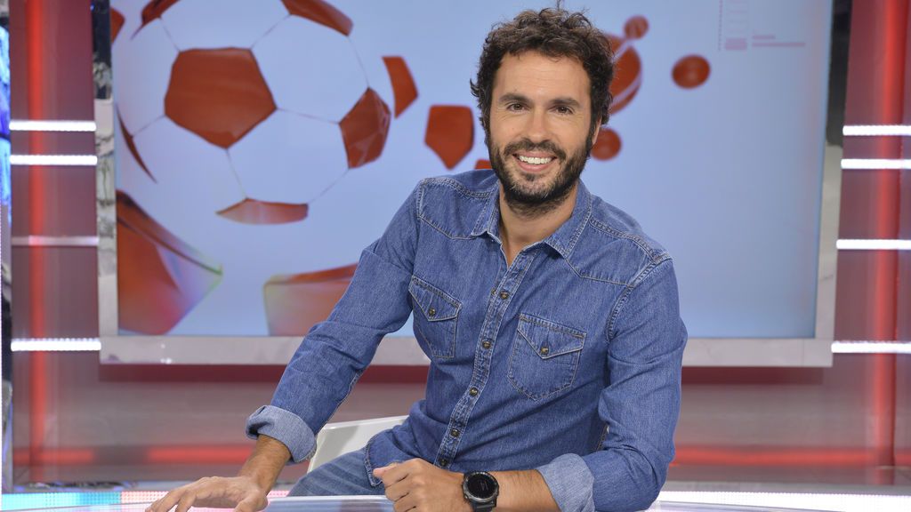 ‘El Desmarque’ da su salto transversal a la televisión con un programa de análisis de la actualidad deportiva conducido por Luis García en Cuatro